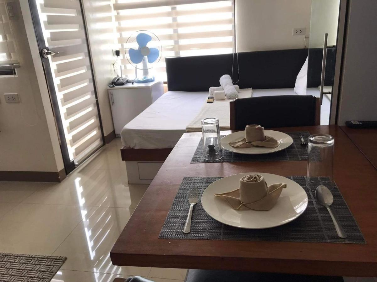 Mabolo Garden Flat A6 With Free Rooftop Pool Cebu Buitenkant foto